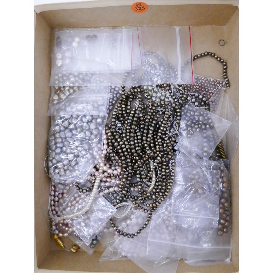 Box Natural Pearl Strands