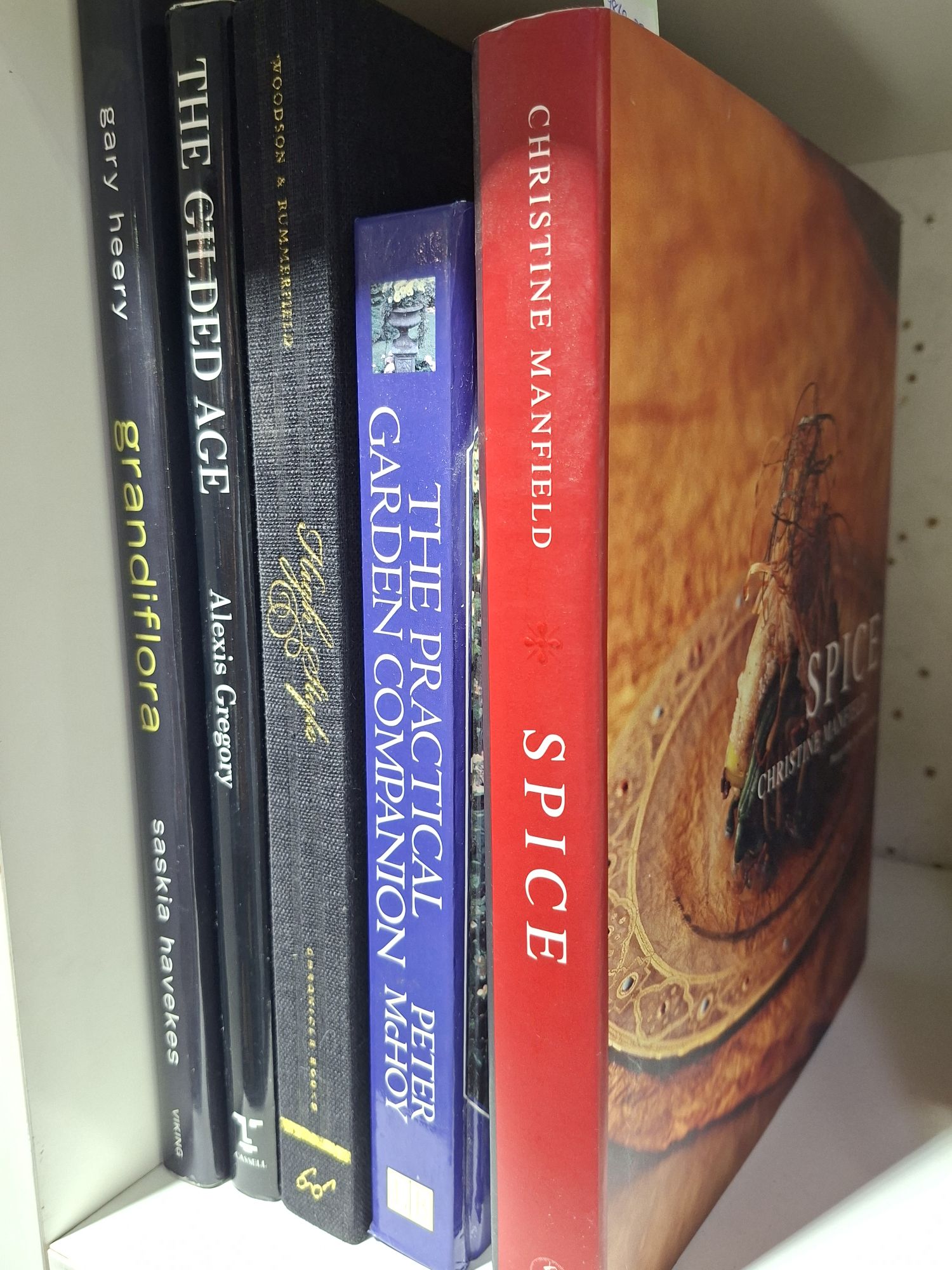 1469 · COFFEE TABLE BOOKS