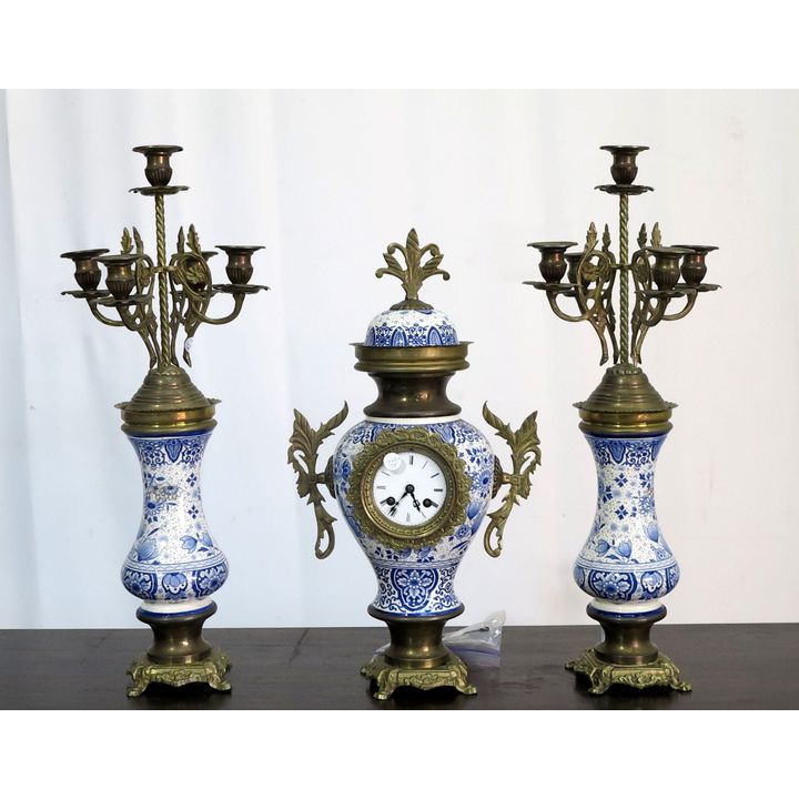 19TH CENTURY DUTCH CLOCK GARNITURE wit key and pendulum