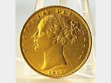 1862 VICTORIA YOUNG HEAD LONDON MINT SHIELD GOLD SOVEREIGN