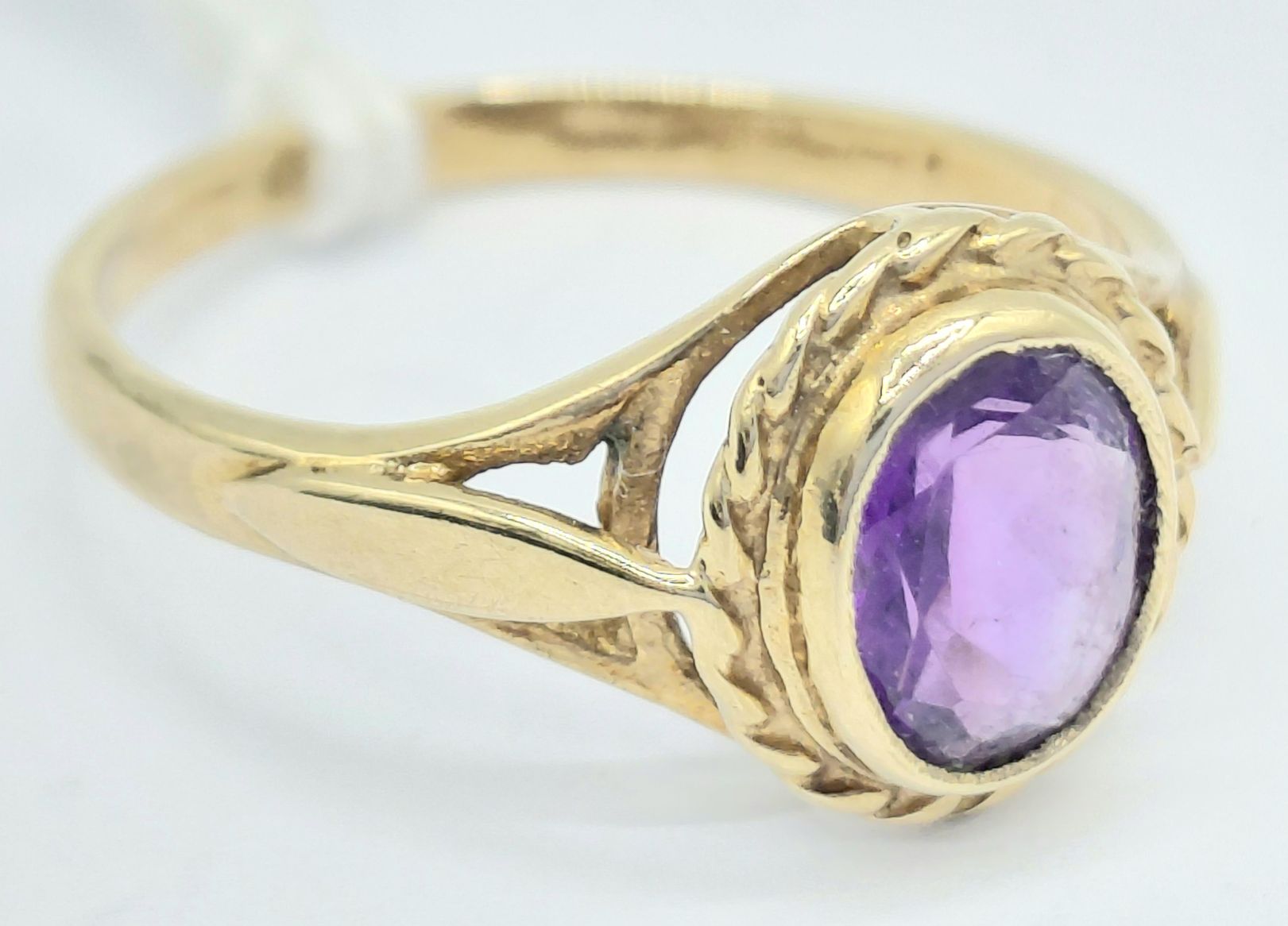9ct Gold Amethyst Ring