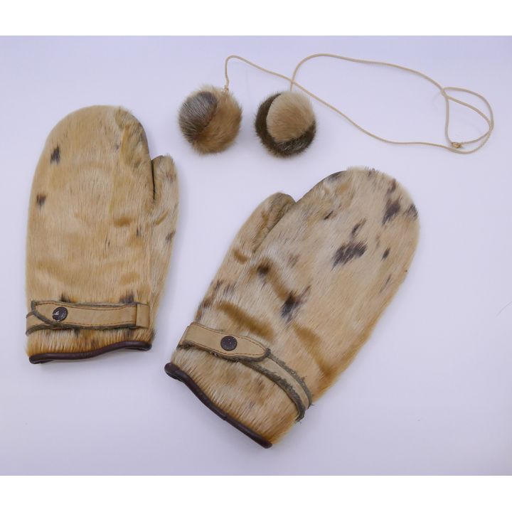 2pc Alaskan Eskimo Seal Skin Gloves & Ball Game