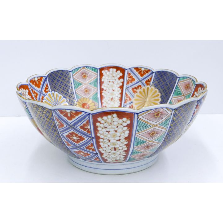 Fine Japanese Gilt Scalloped Imari Bowl 6"x12.5"