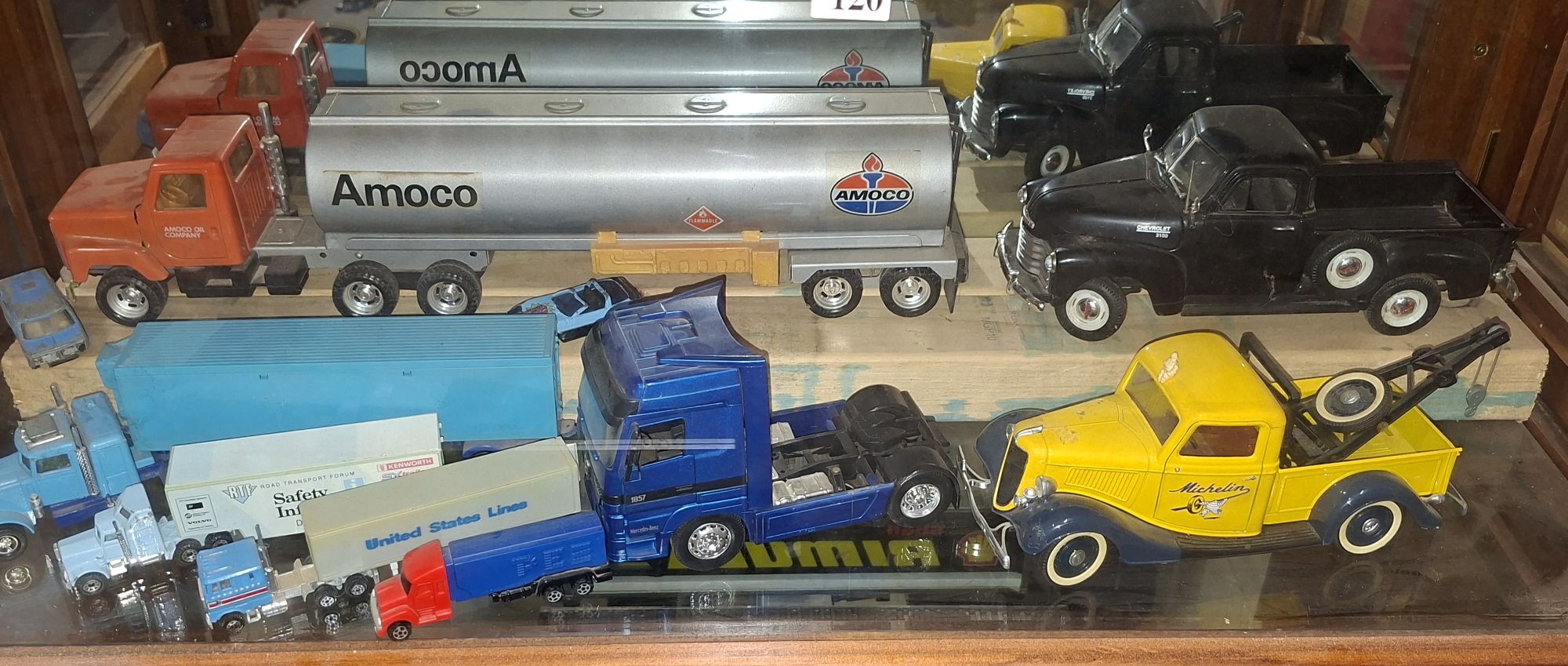 120 · DIE CAST TRUCKS