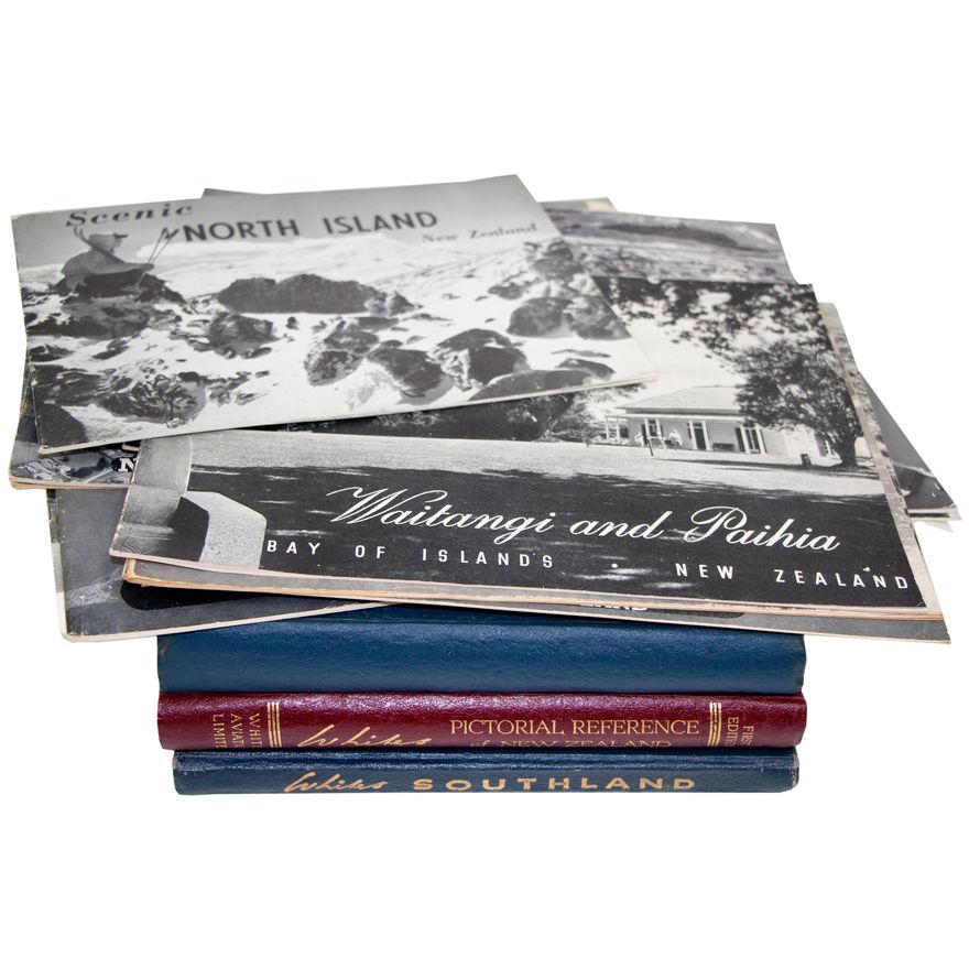 WHITE LEO [3 volumes & 12 booklets], Whites Pictorial Reference of New Zealand.