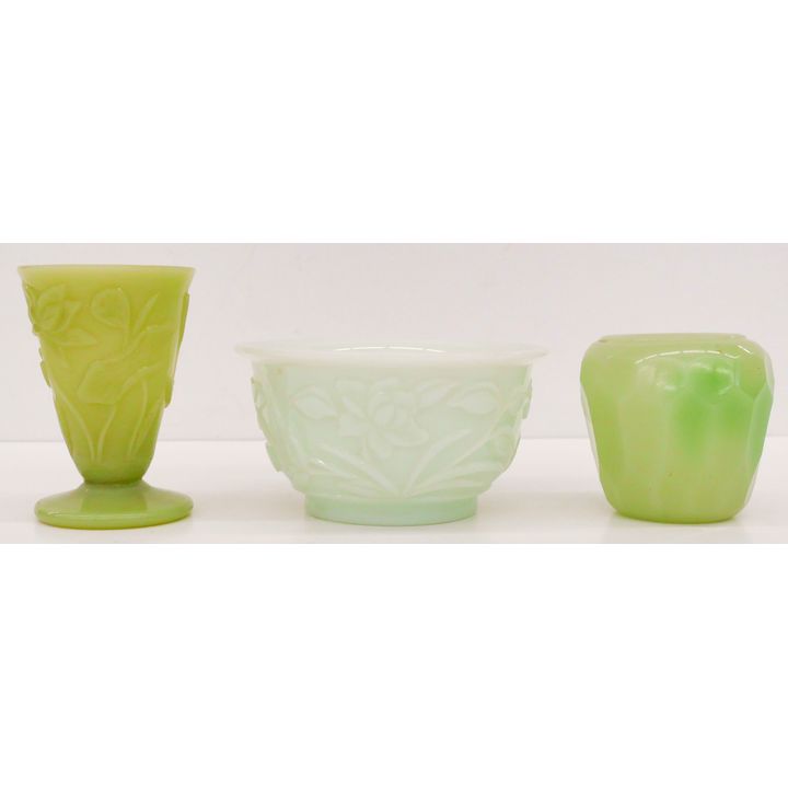 3pc Old Chinese Carved Peking Glass Bowl and Cups 2.5'' to 4.5''