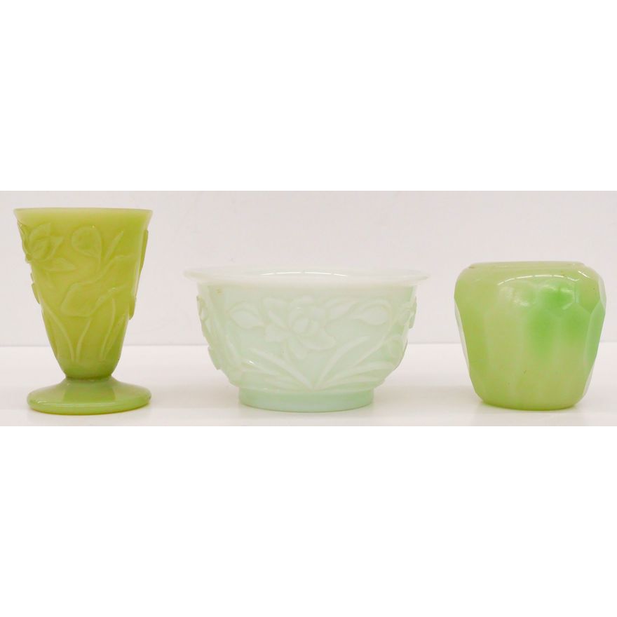 3pc Old Chinese Carved Peking Glass Bowl and Cups 2.5'' to 4.5''