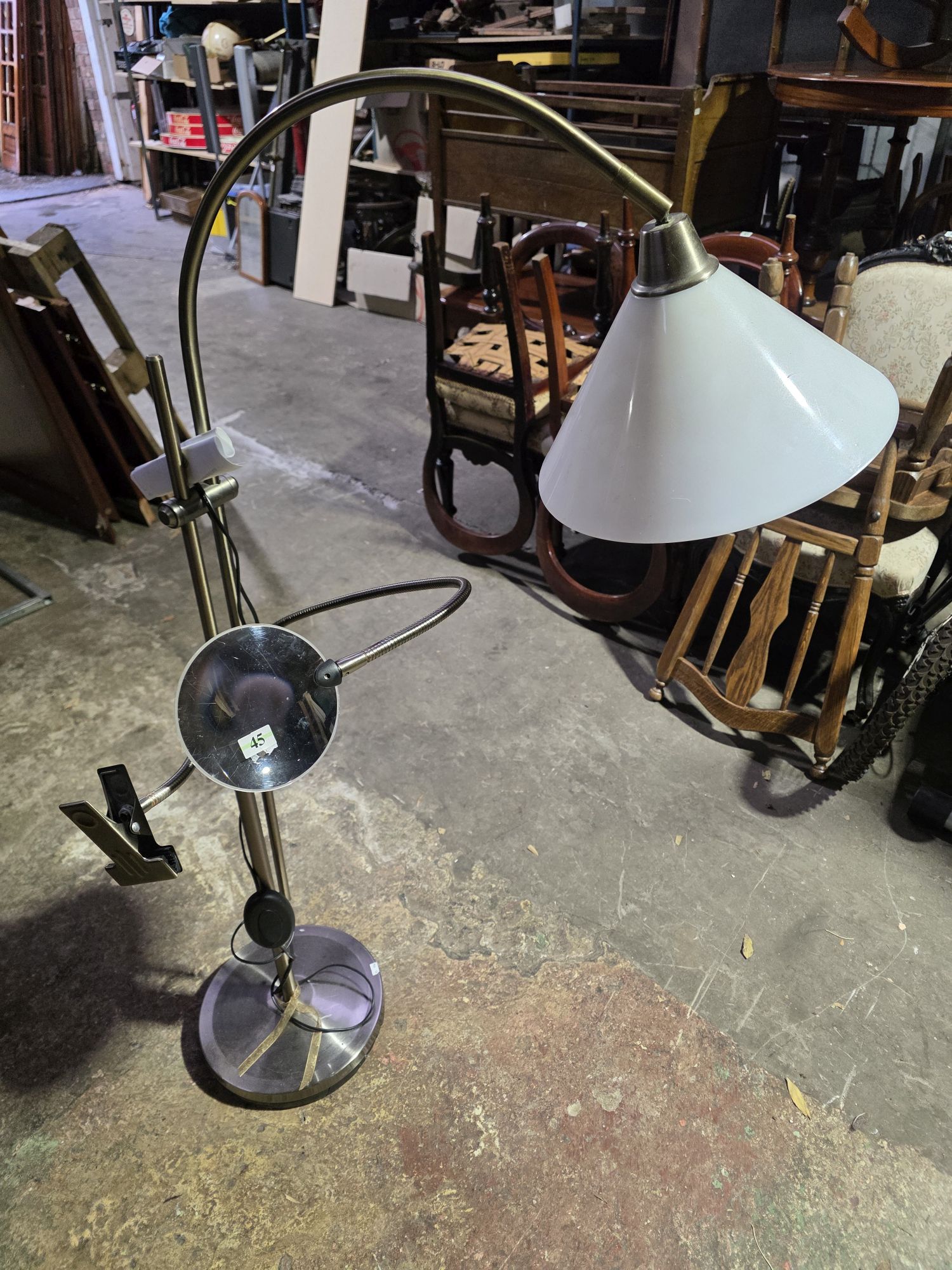 45 · CONTEMPORARY WORKERS LAMP