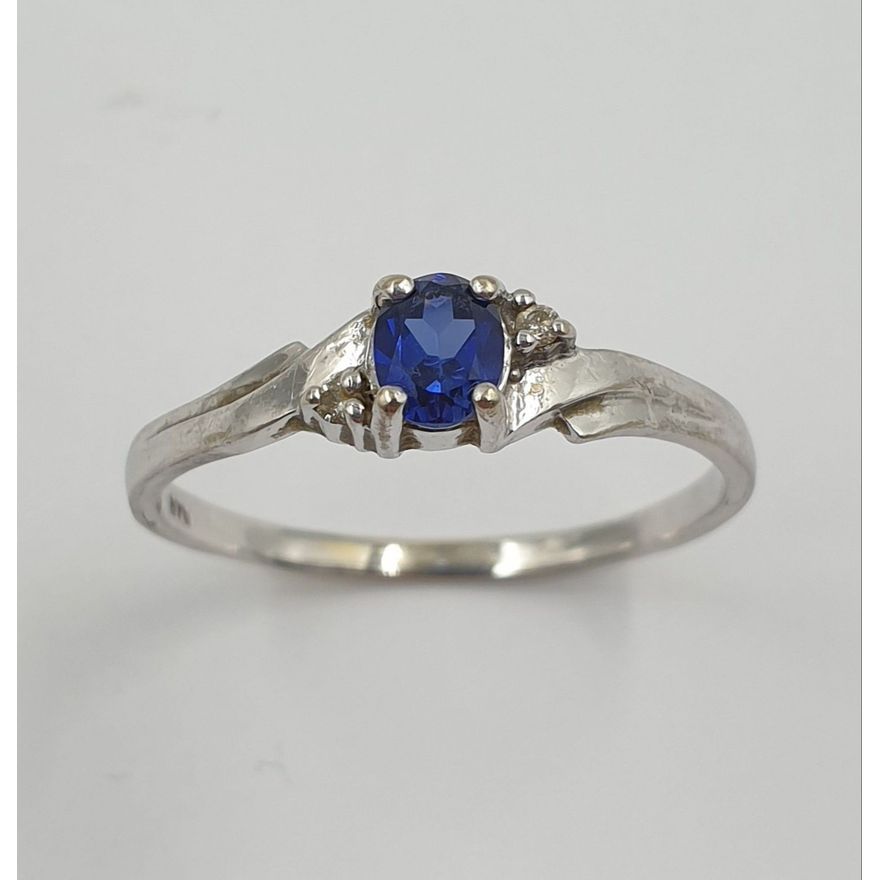 9ct W/G Sapphire & Diamond Ring