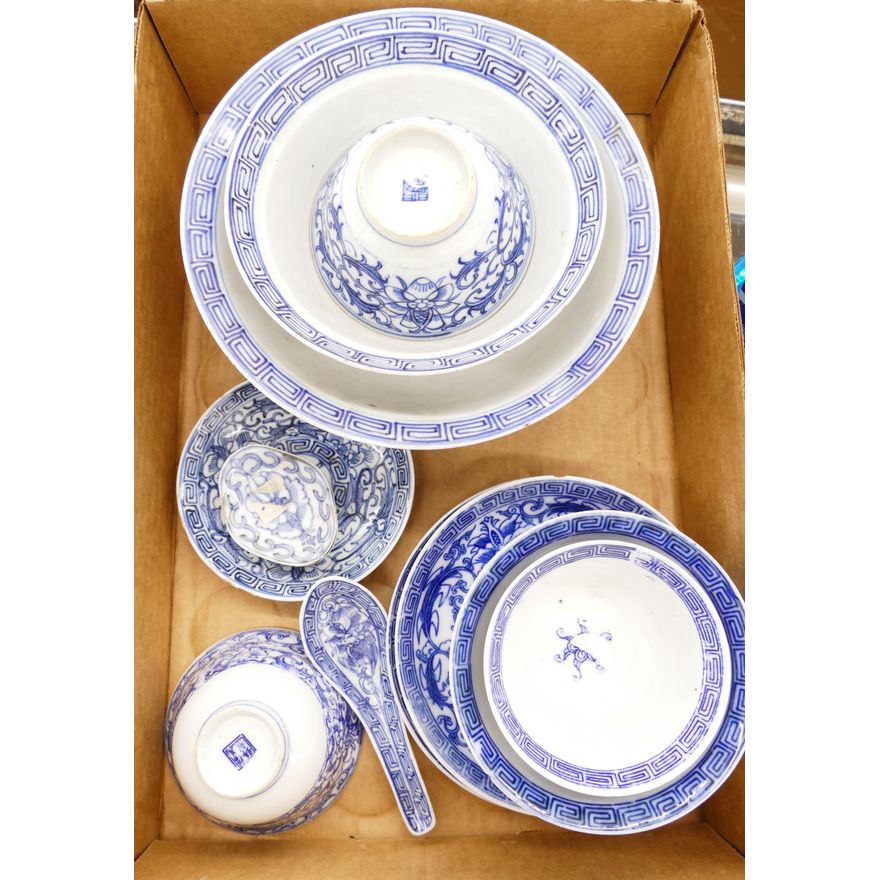 Box Old Chinese B&W Rice Bowls