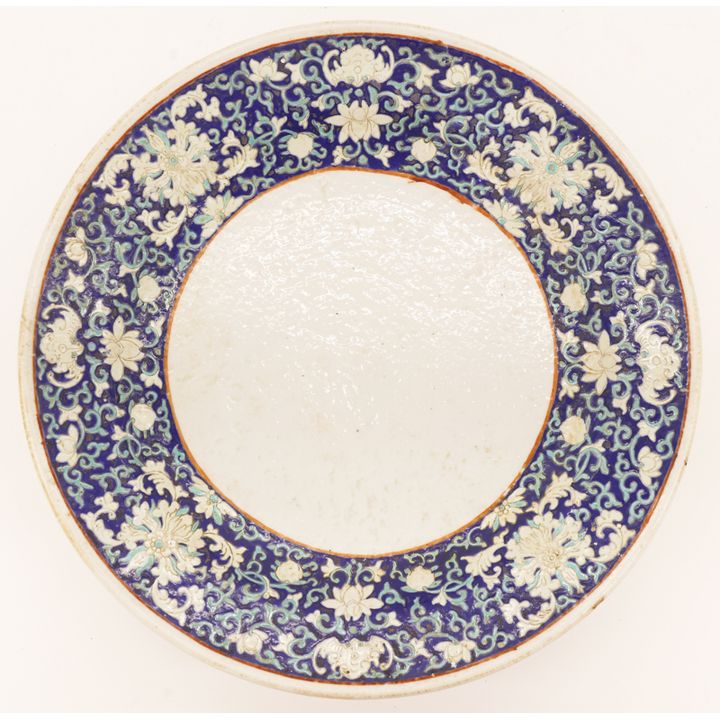 Chinese Qing Blue Lotus Charger