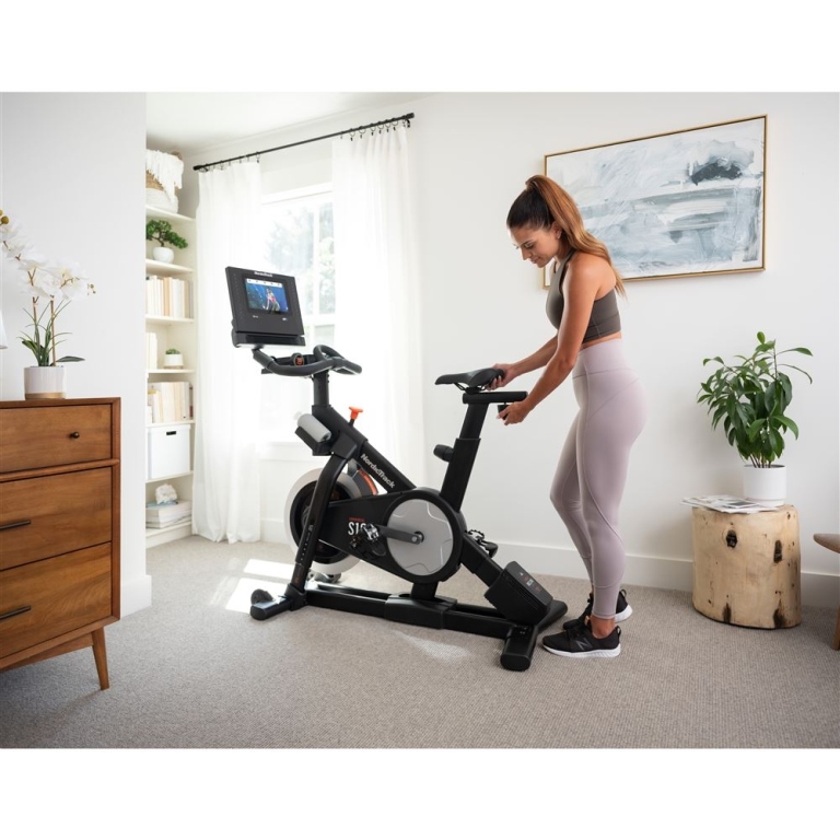 NordicTrack Commercial S10i Studio Cycle Vanzant Auctions