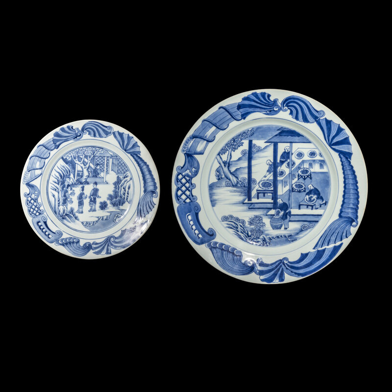 Two Chinese Export Blue and White Porcelain 'Tea Cultivation' Plates, Qianlong Period
清乾隆 青花外銷製茶圖賞盤兩件