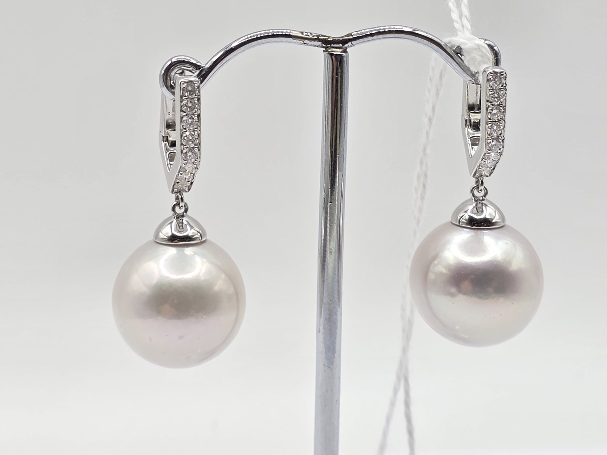 271 · 9CT GOLD PEARL DROP EARRINGS