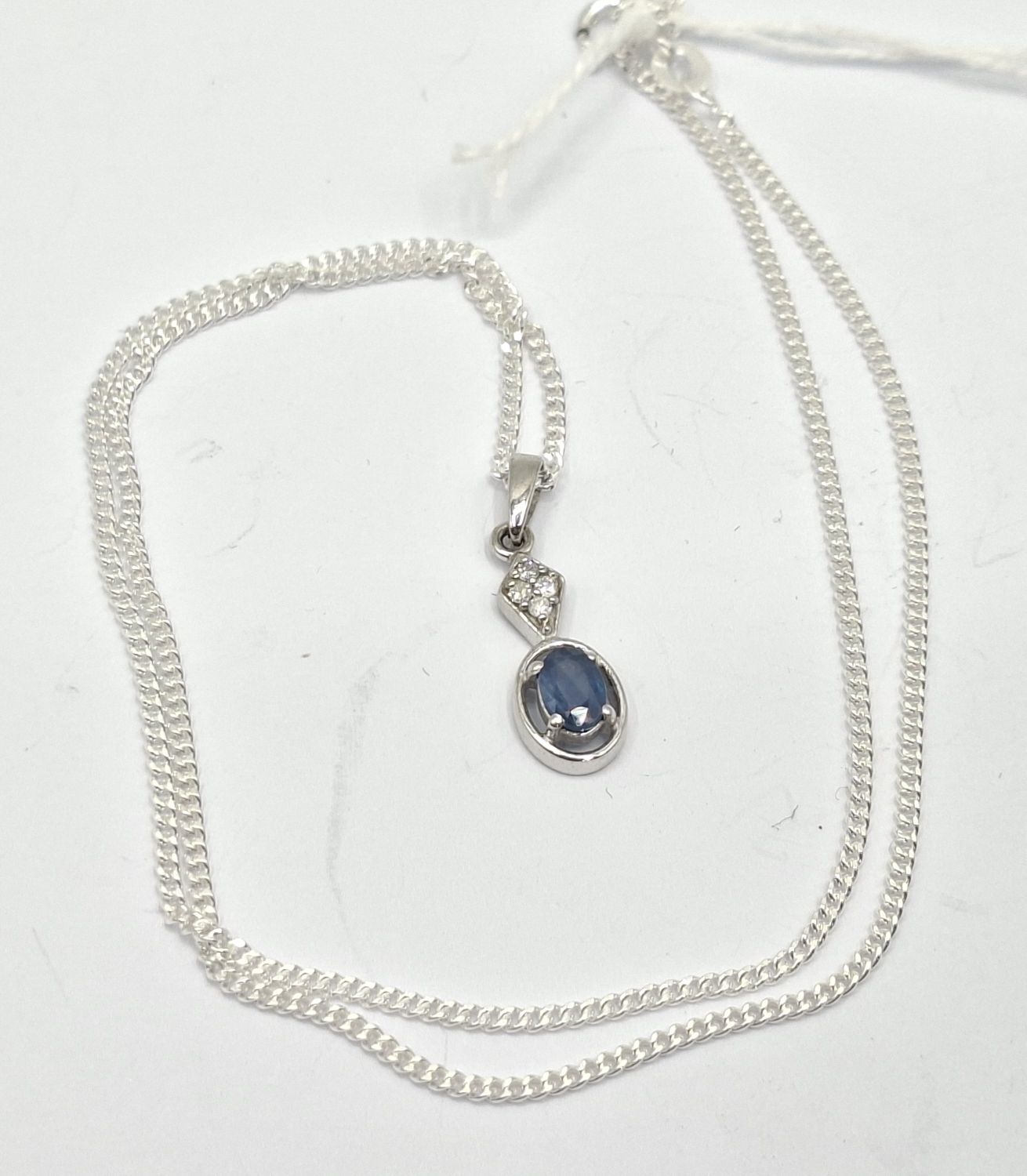Pendant On Chain