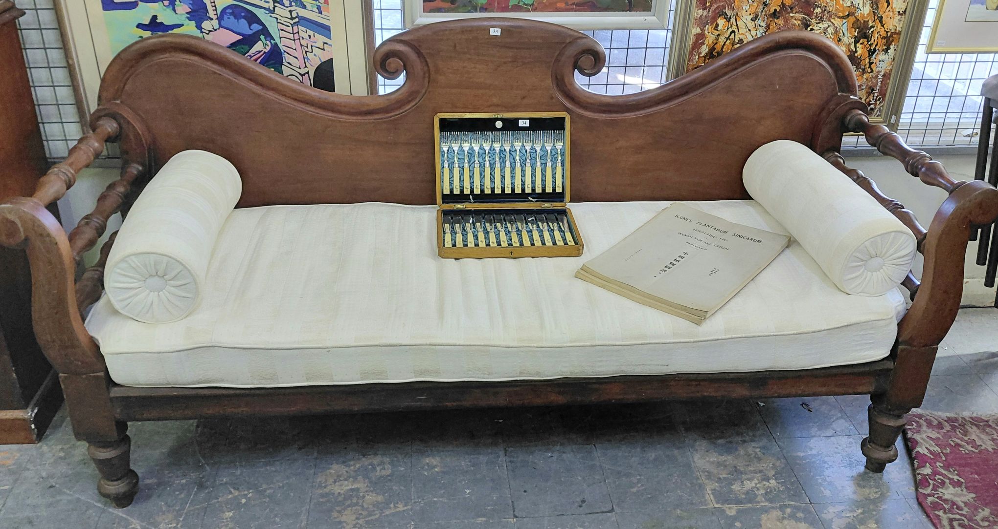 33 · GERMANIC CEDAR MINERS COUCH