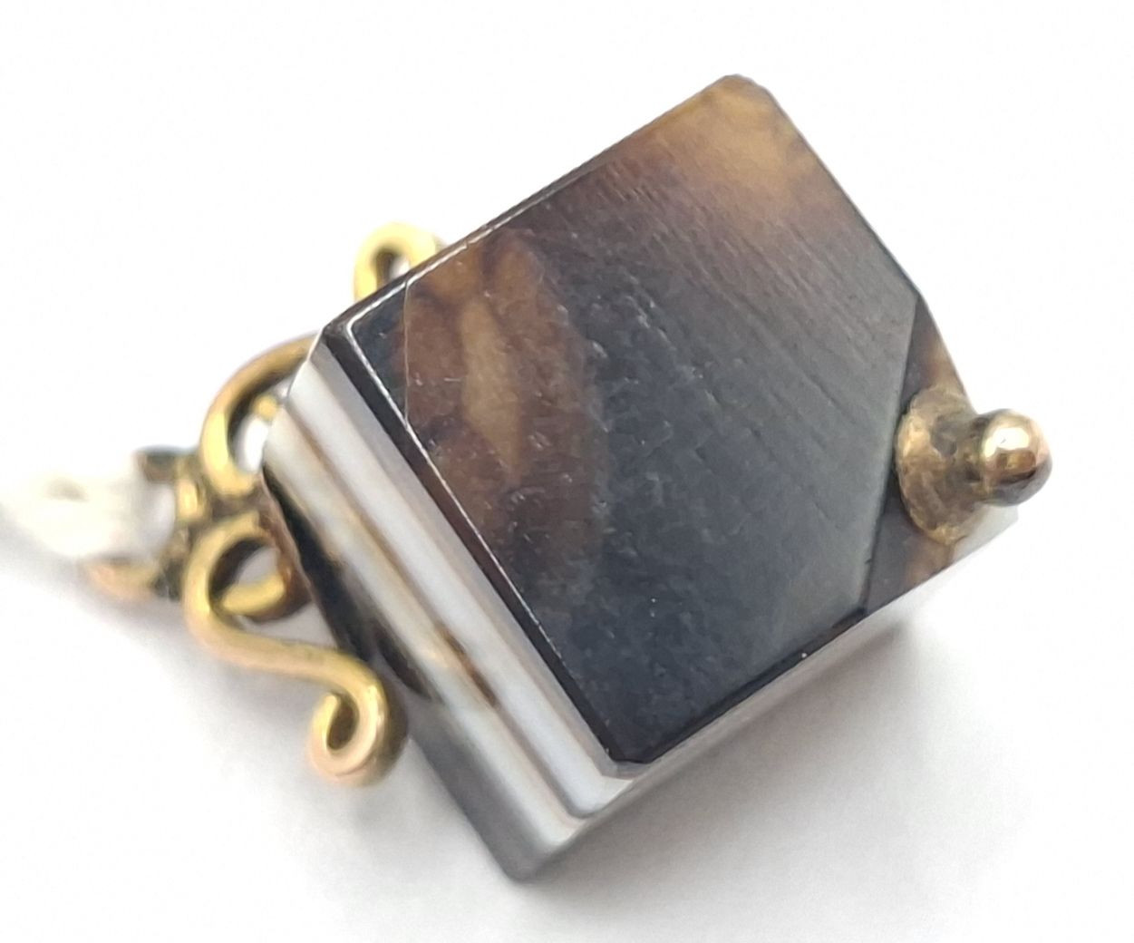 225 · 9CT BANDED AGATE CHARM