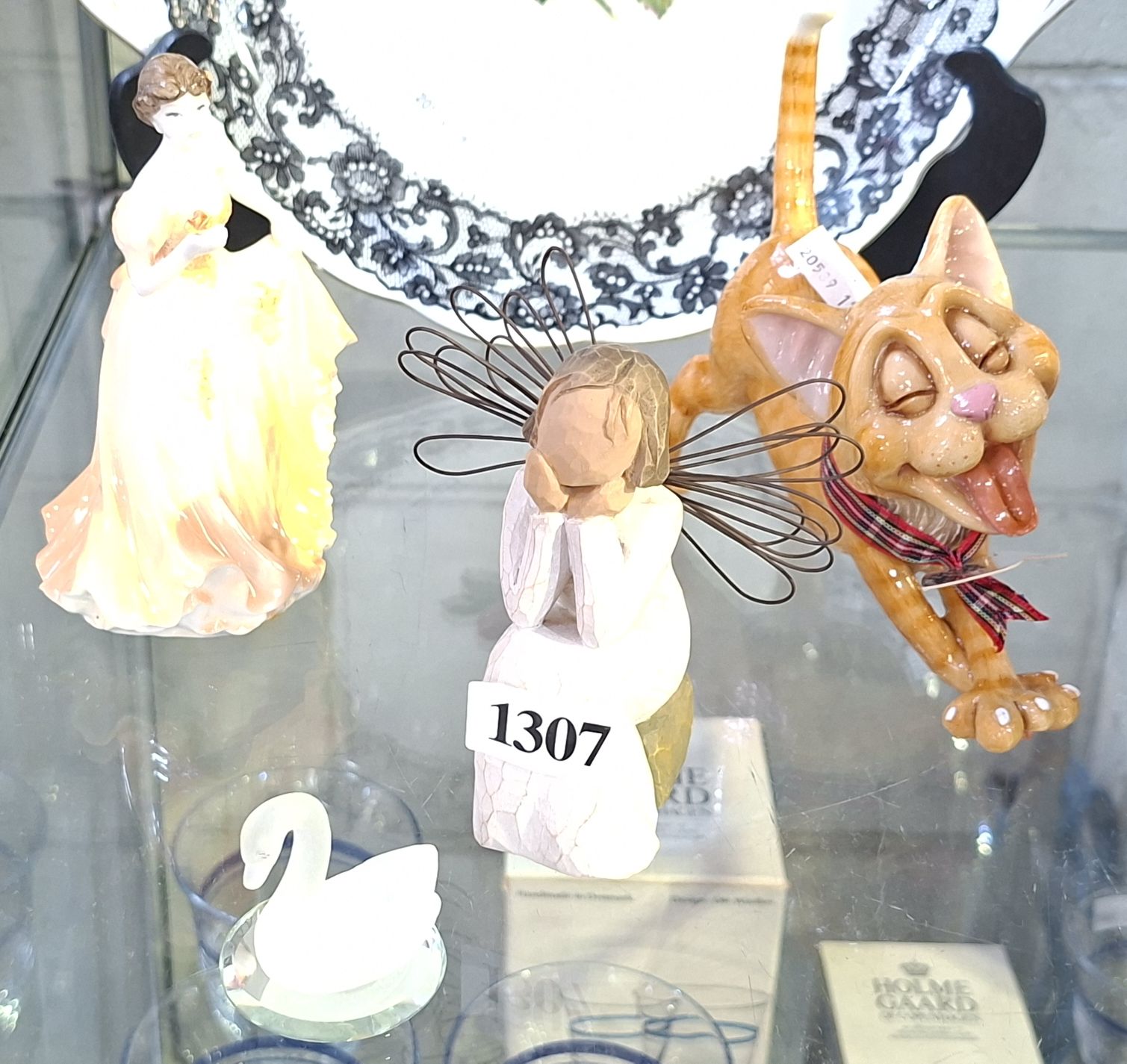 1307 · 4 ORNAMENTS