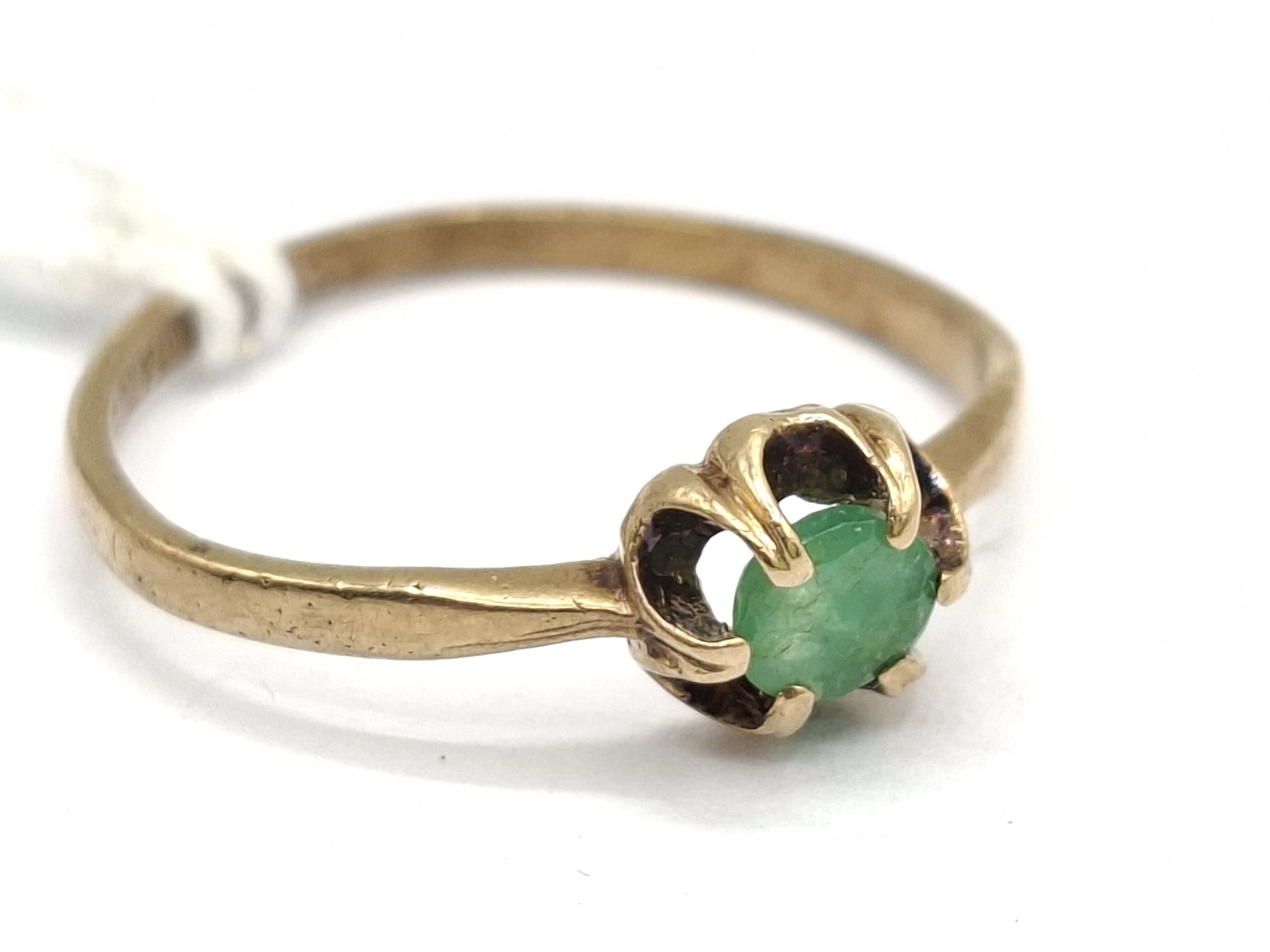 9ct Green Stone Ring