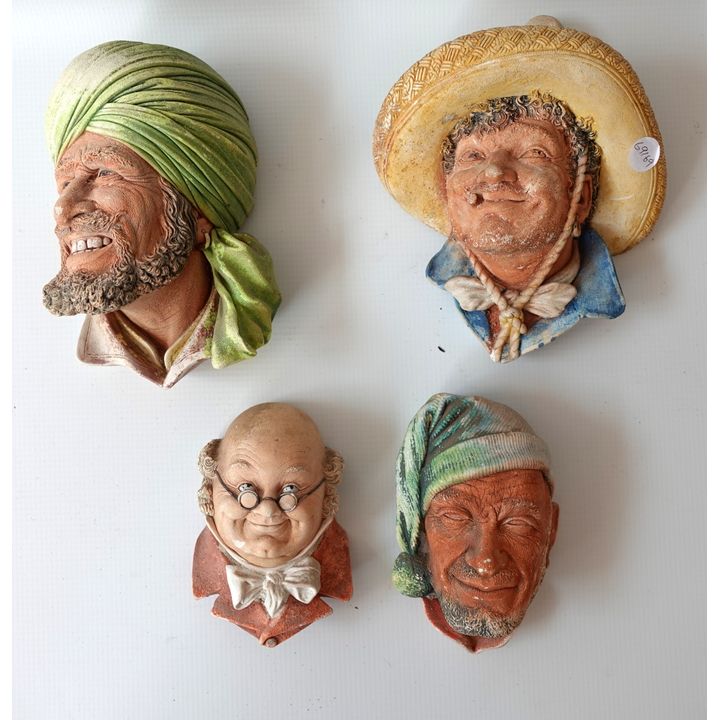 SET OF 4 BOSSANS WALL PLAQUES