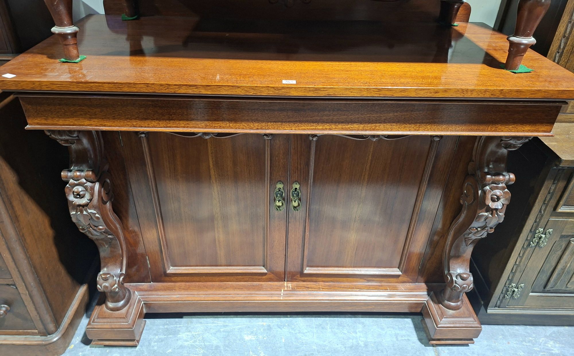 Chiffoniere