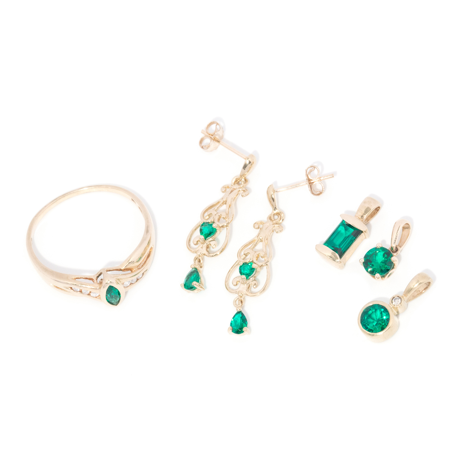9ct Ring, 3 Pendants and Pair of Earrings
