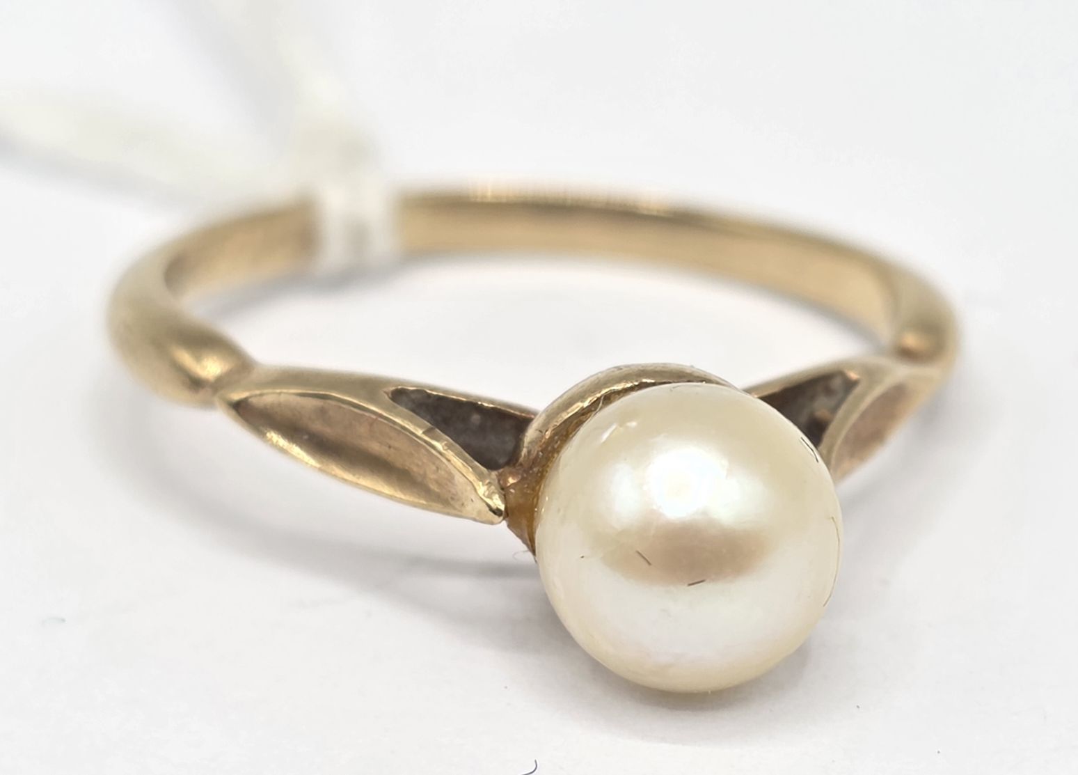 157 · 9CT GOLD PEARL RING