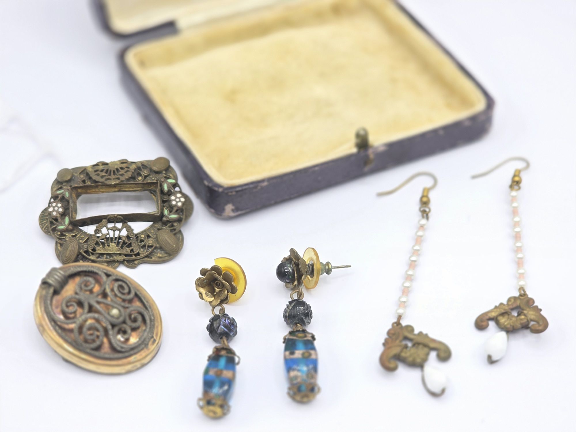 49 · ANTIQUE JEWELLERY