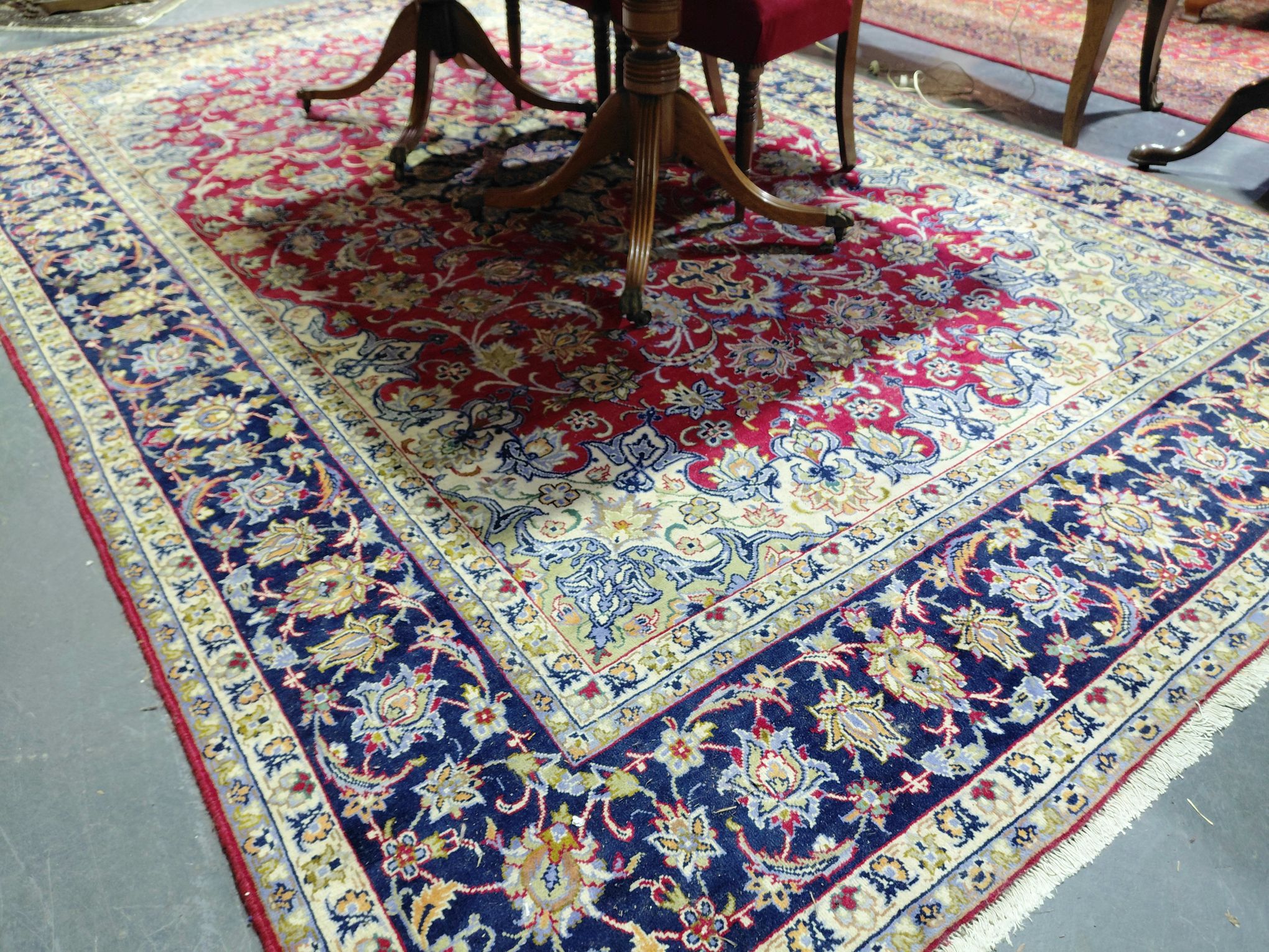 592 · PERSIAN RUG