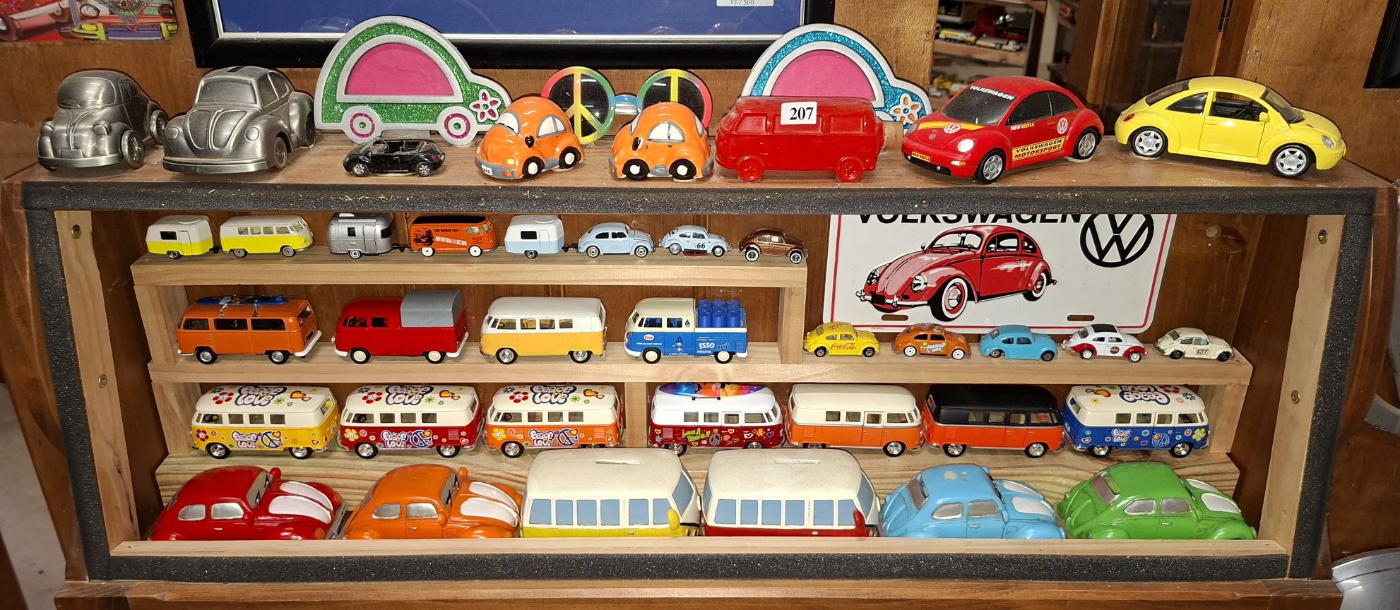 207 · VOLKSWAGEN TOYS AND ORNAMENTS