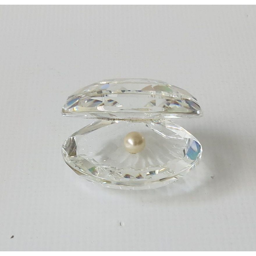 SWAROVSKI CRYSTAL OYSTER SHELL WITH PEARL