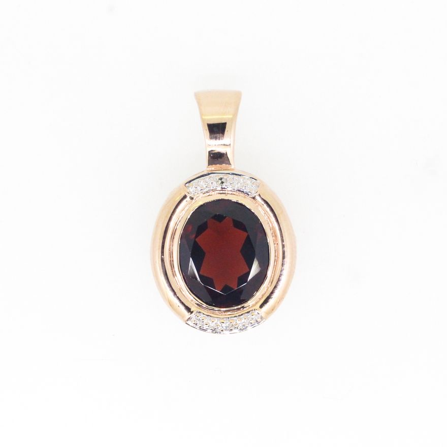 Garnet & Diamond Pendant 3.25g