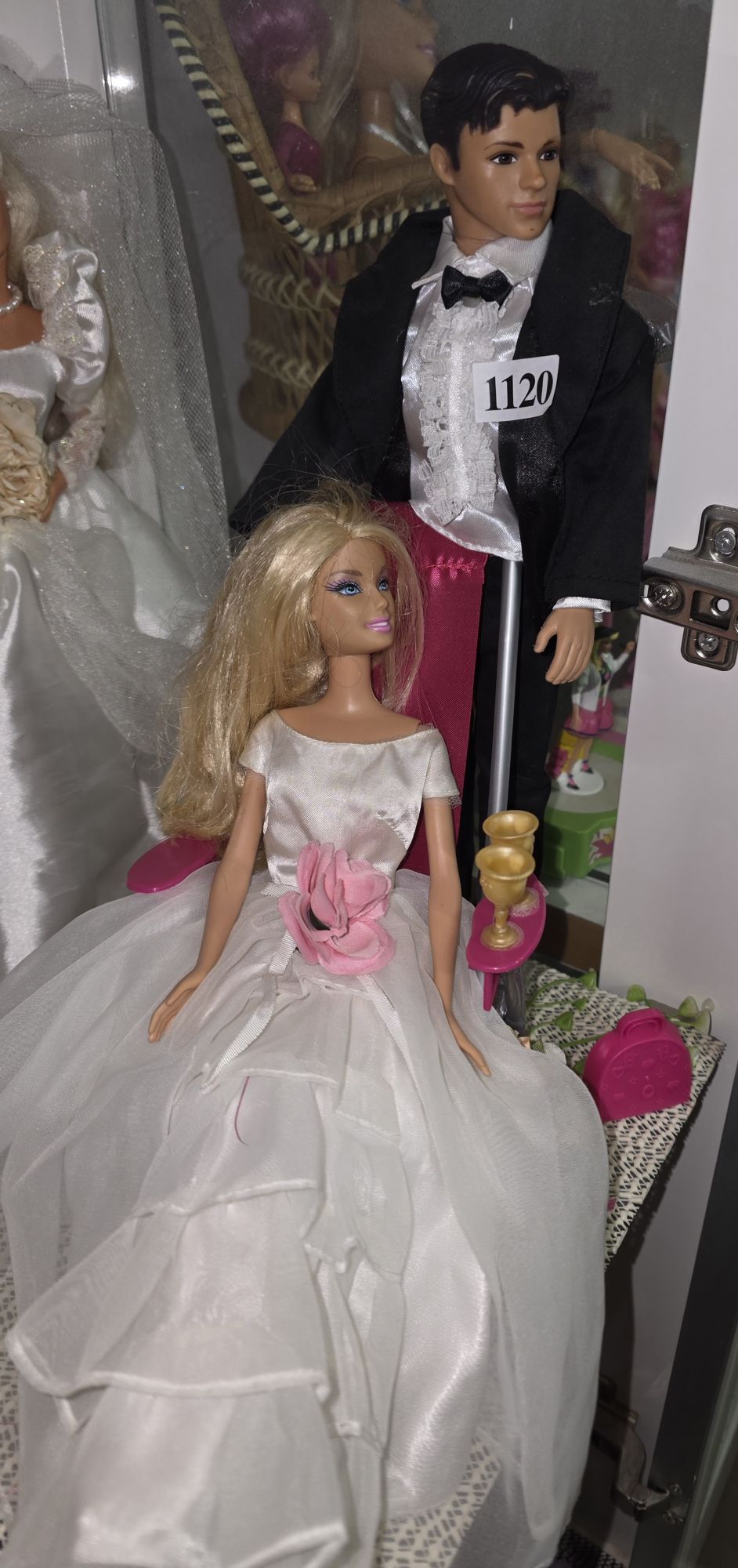 1120 · BARBIE DOLLS