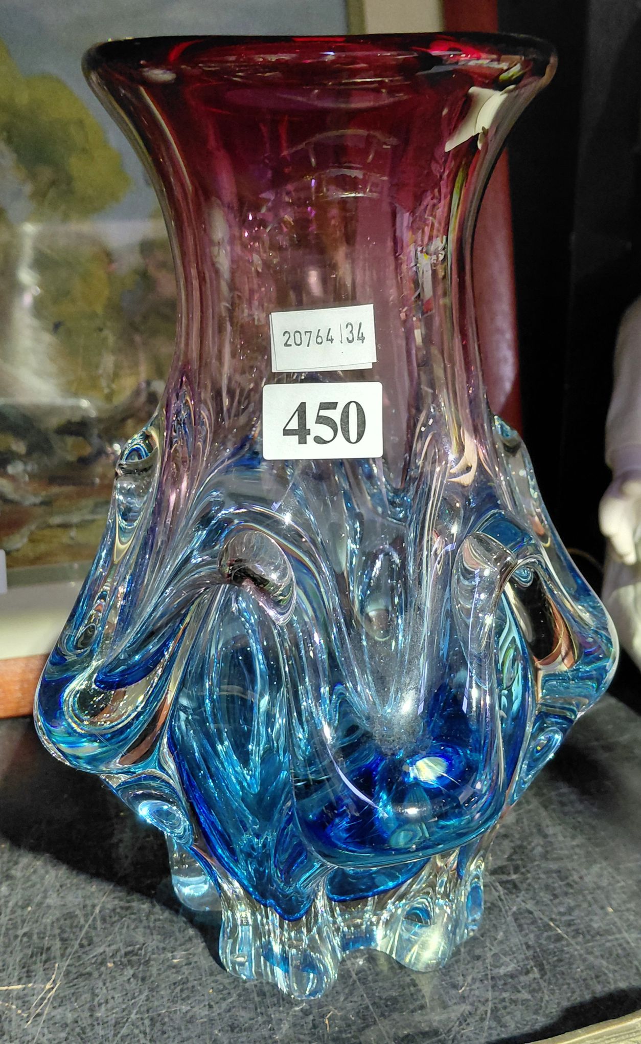 ART GLASS VASE