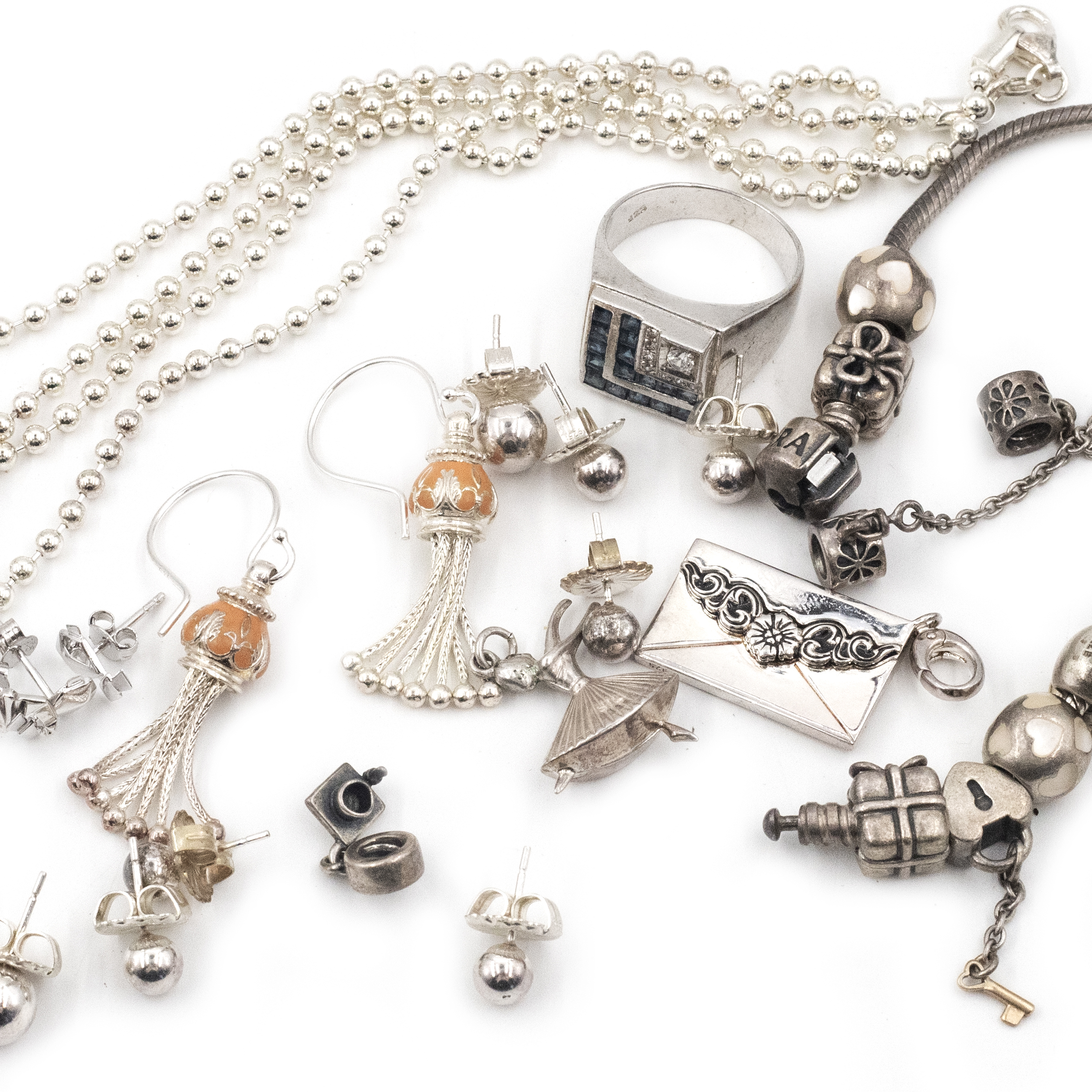 275 · Mix Lot of Silver Jewellery