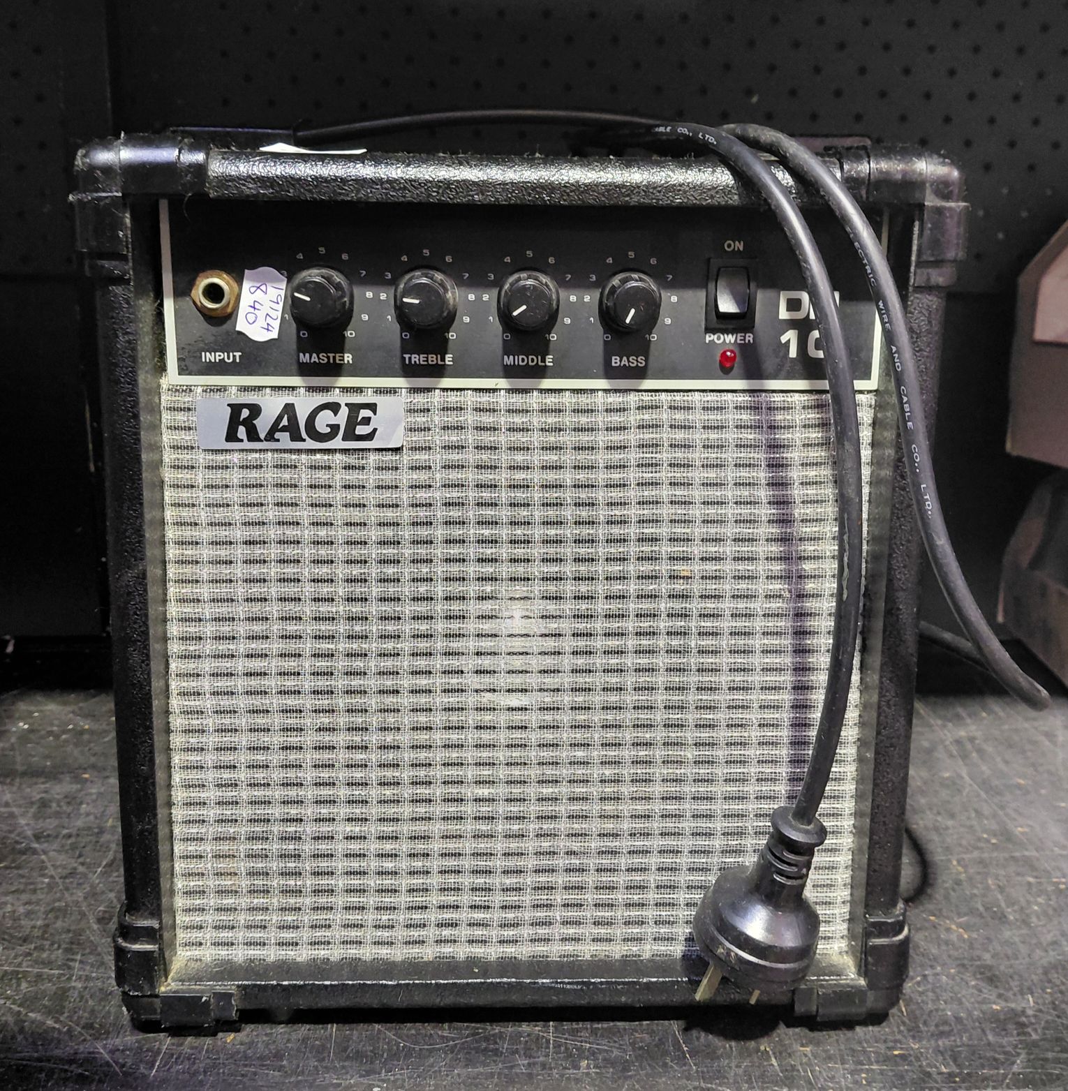 444 · GUITAR AMP