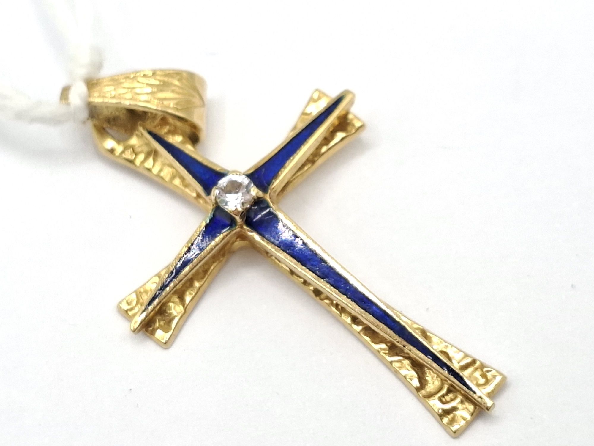 18ct Gold Enamel Pendant