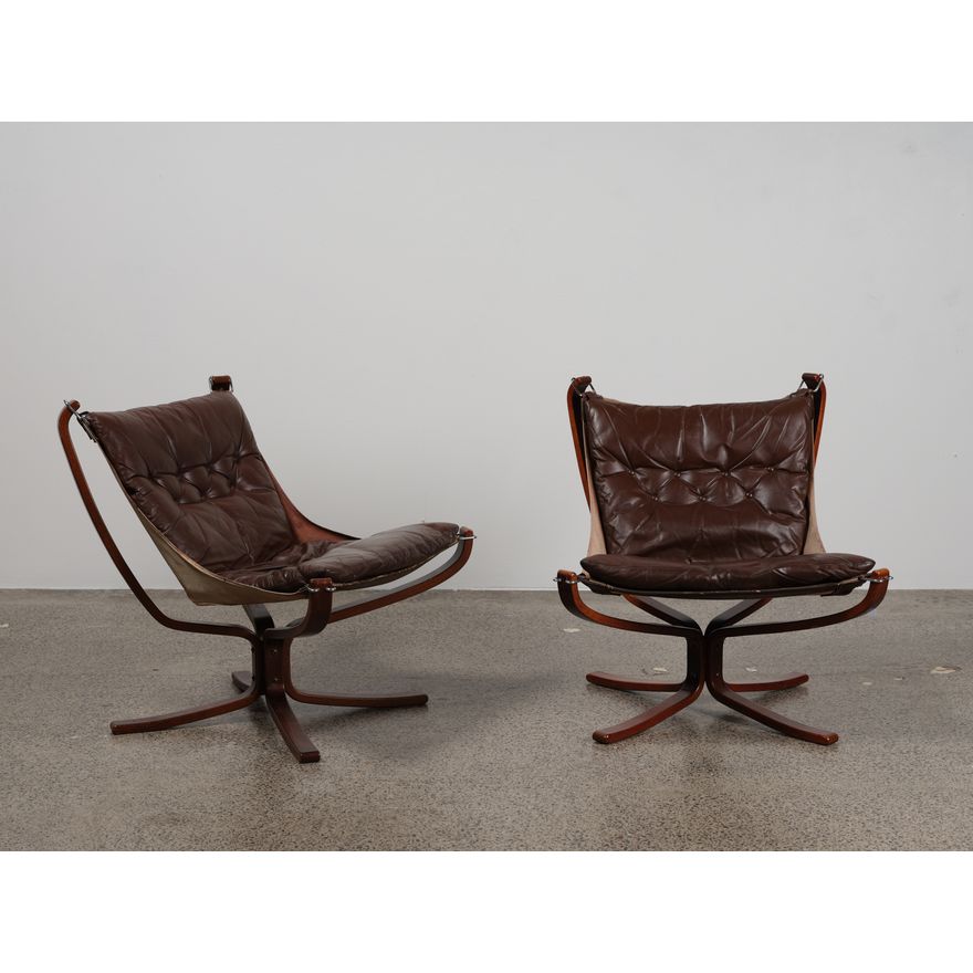 Sigurd Resell (Norway, 1920 - 2010) for Vatne Mobler of Norway - A pair of ‘Falcon’ chairs, circa 1970