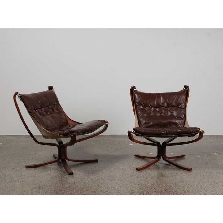 Sigurd Resell (Norway, 1920 - 2010) for Vatne Mobler of Norway - A pair of ‘Falcon’ chairs, circa 1970