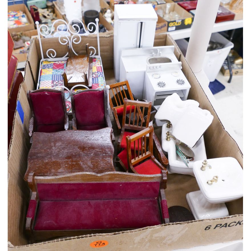 Box Vintage Doll Furniture
