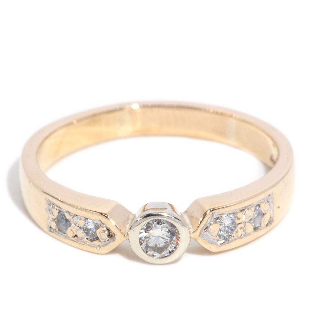 140 · 9 Carat Yellow Gold Dress Ring