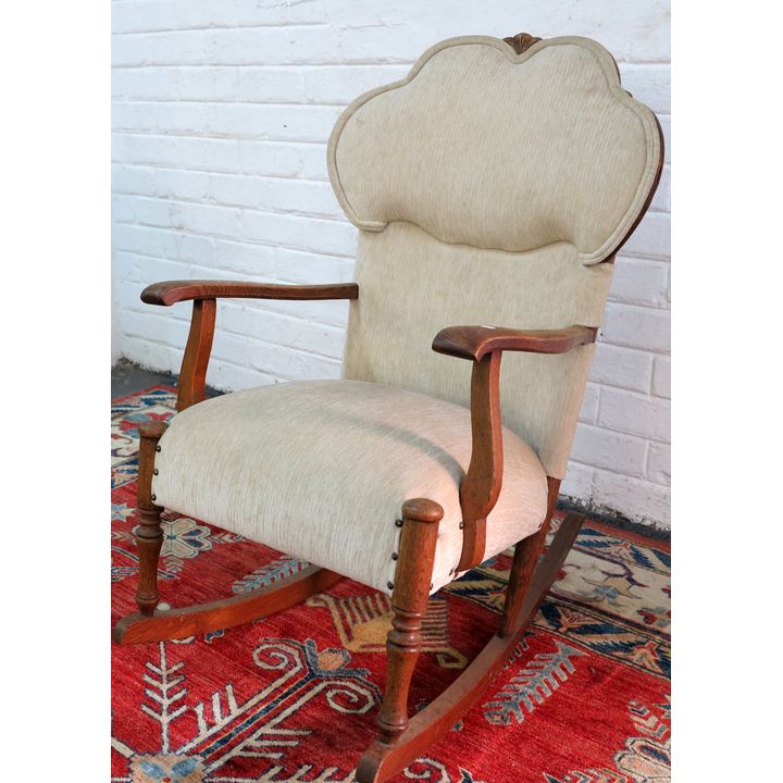 OAK ROCKING CHAIR,