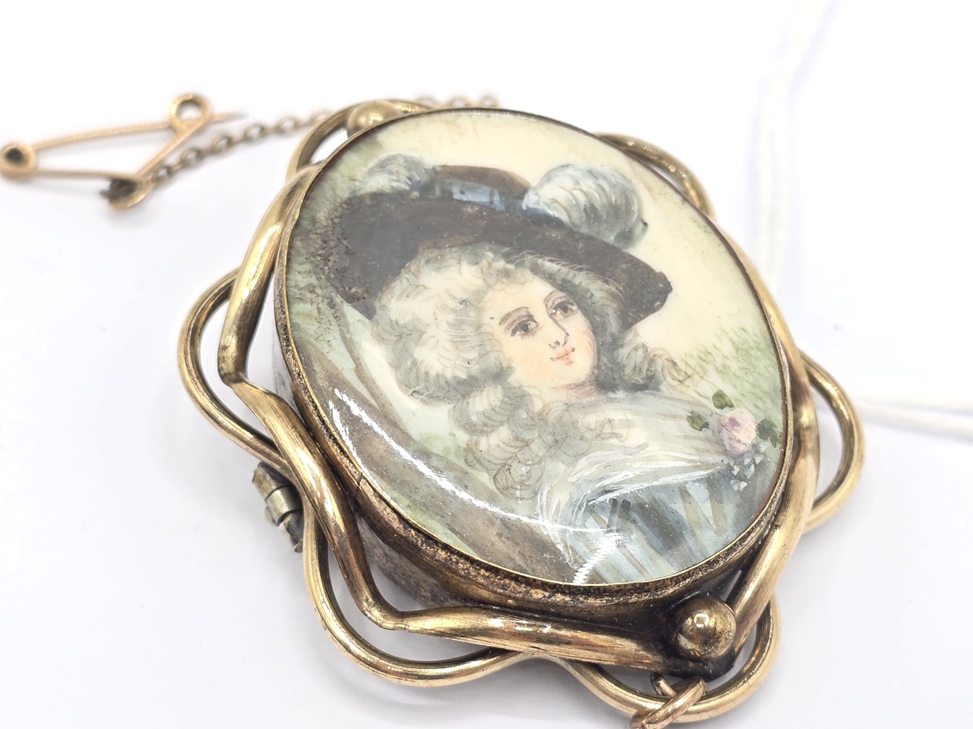 91 · VICTORIAN PORTRAIT BROOCH