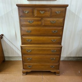 Davis Furniture Co. Burnished Cherry 10 Drawer Chest