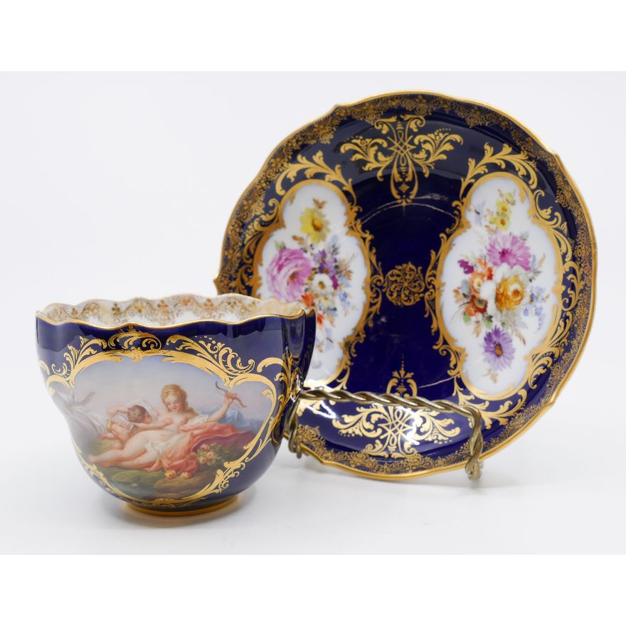 Meissen 'Derbesiegte Amor, Boucher' (Vanquished Cupid, after Francois Boucher) Handpainted Cobalt Porcelain Teacup & Saucer