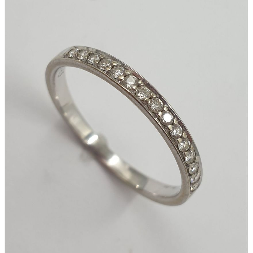 9ct W/G Diamond Ring