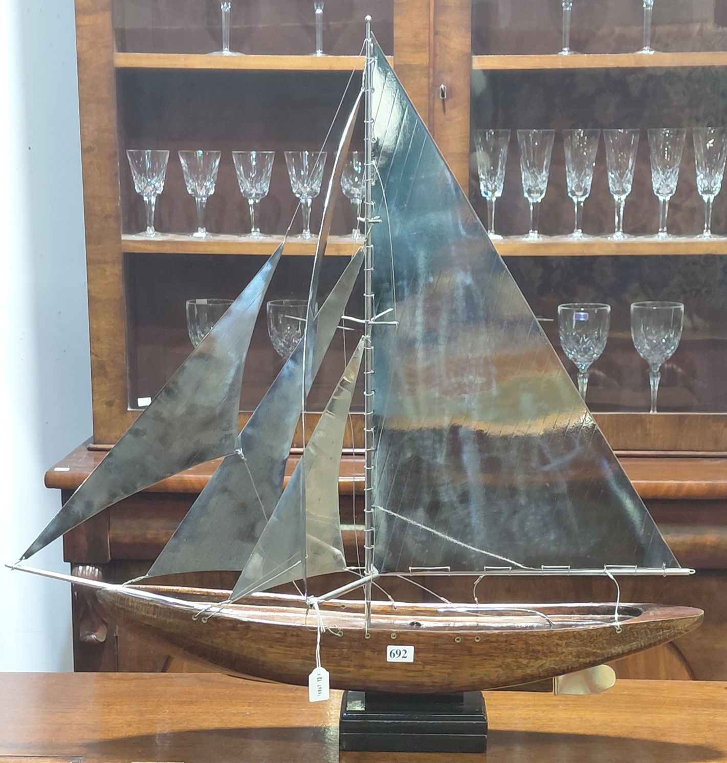 692 · ART DECO SAILBOAT MODEL