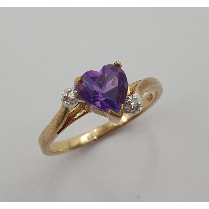 9ct Y/G Amethyst & Diamond Ring