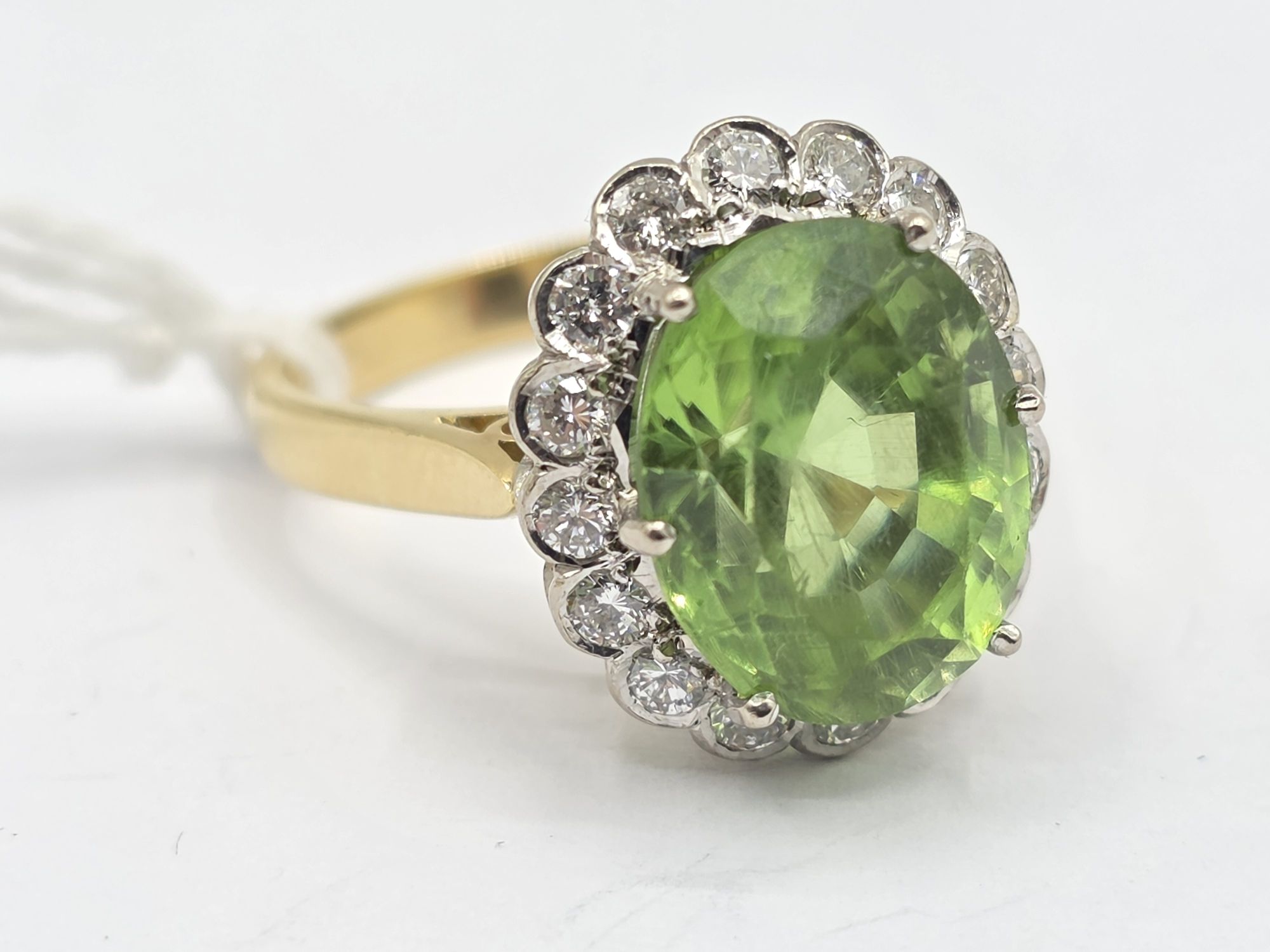 18ct Gold Peridot Diamond Ring