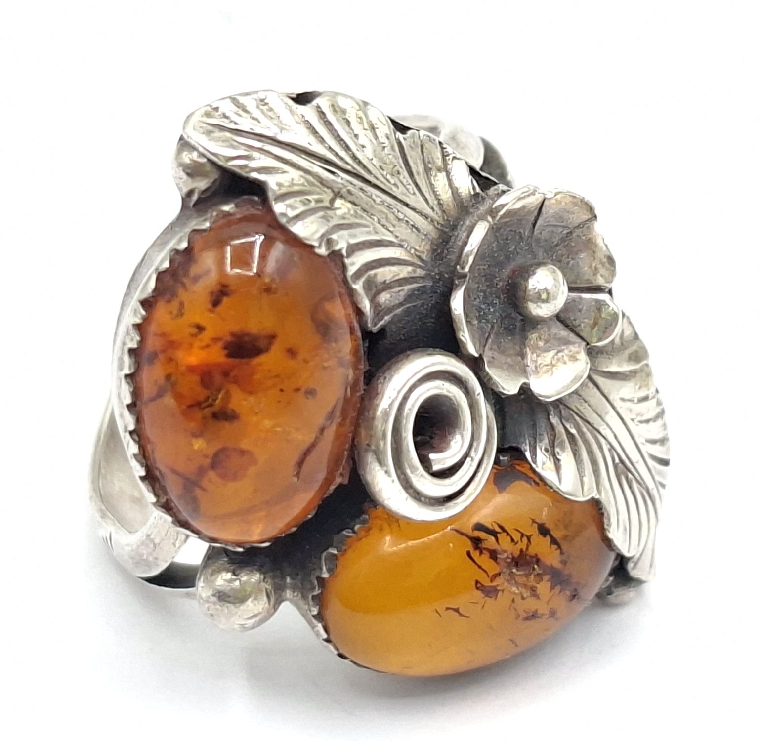1074 · STERLING SILVER AMBER RING